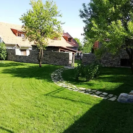 Arácsi Pensión 4*