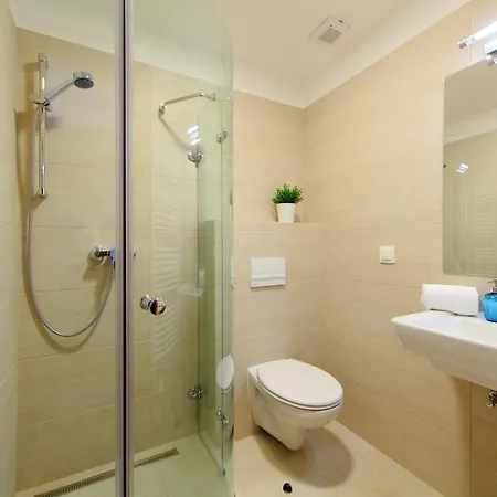 Aracsi Vendeghaz Konukevi 4*
