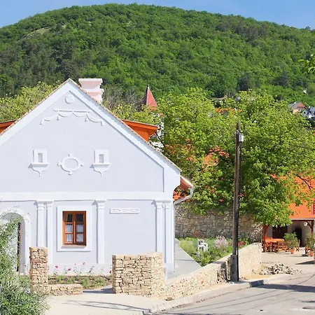 Aracsi Vendeghaz Guest house