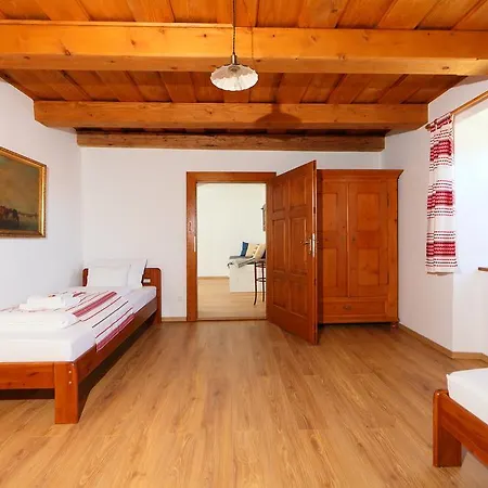 Konukevi Aracsi Vendeghaz 4*