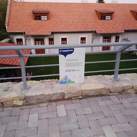 Aracsi Vendeghaz Guest house Balatonfured
